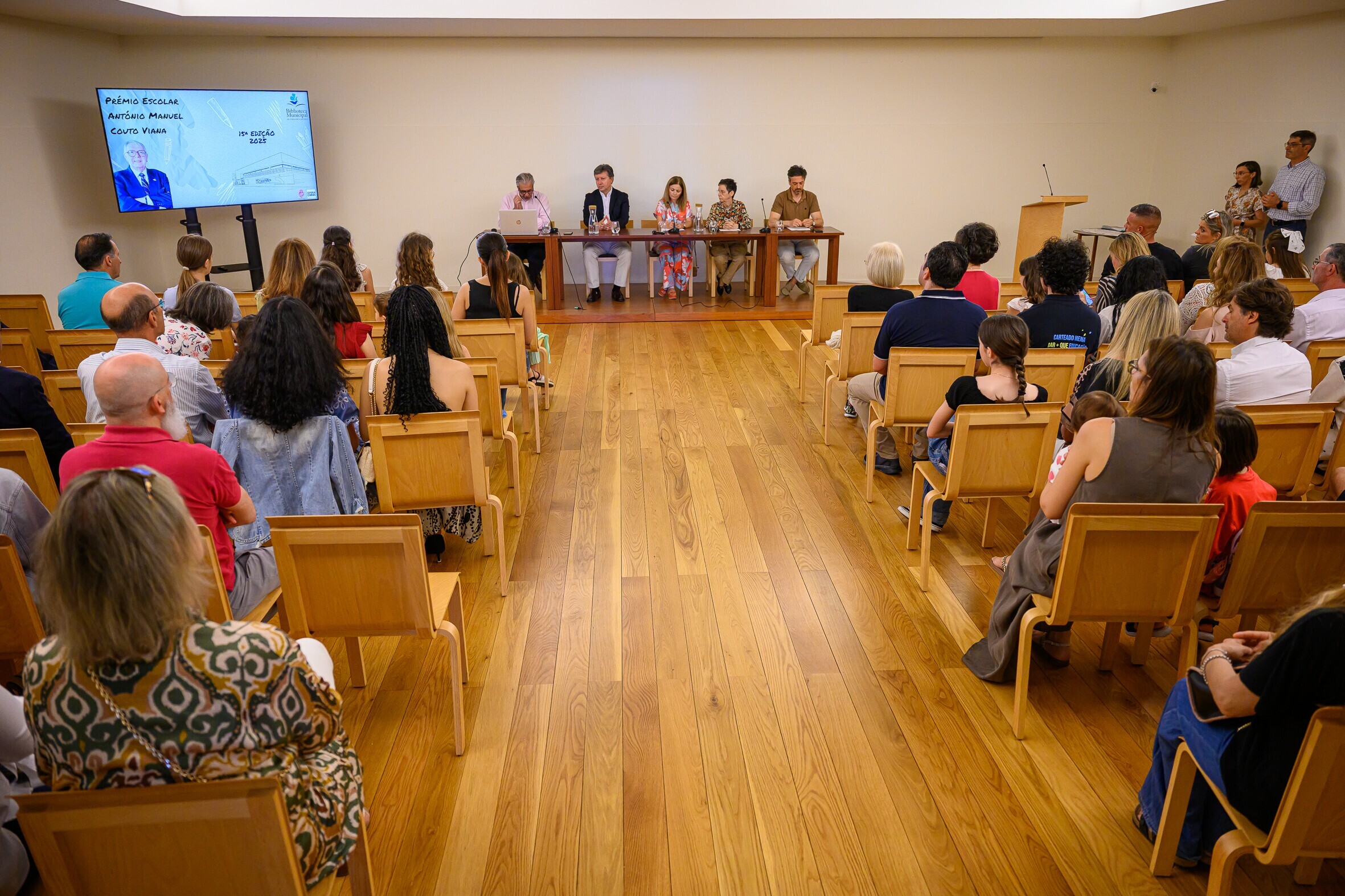 Prémios da 15ª edição do Prémio Escolar António Manuel Couto Viana entregues aos vencedores