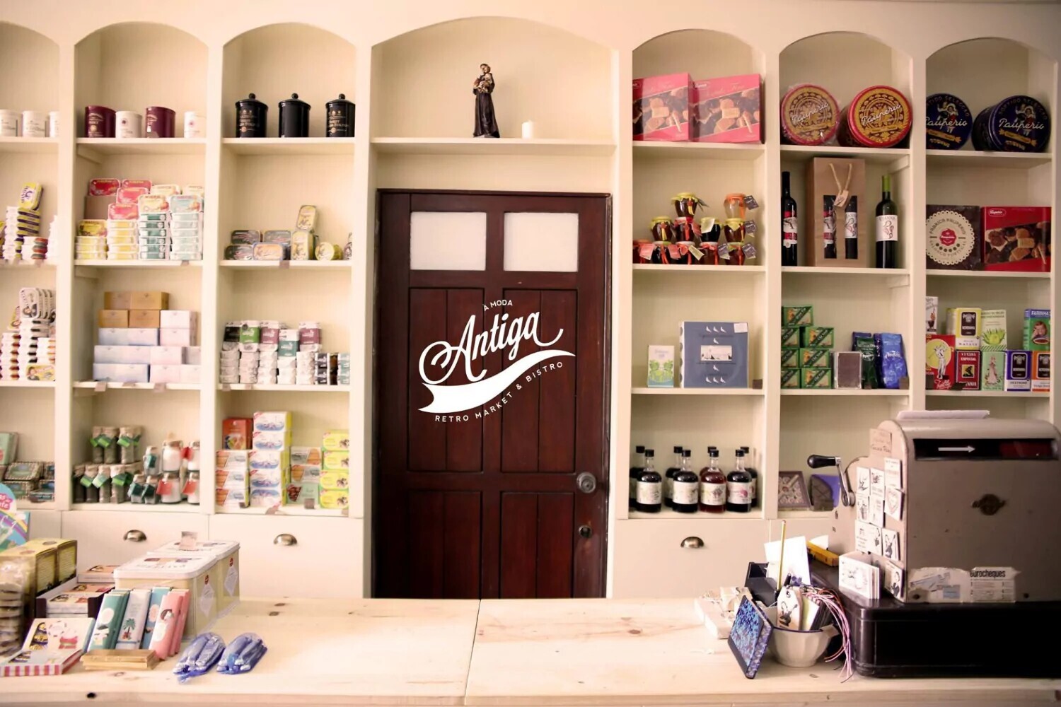 À Moda Antiga – Retro Market & Bistro – Genius Growing Lda.