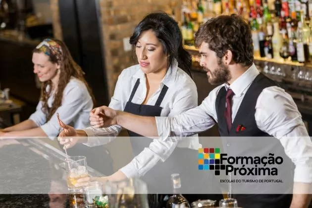 Servico-de-Bar-–-Das-Bebidas-Simples-as-Misturas-Complexas