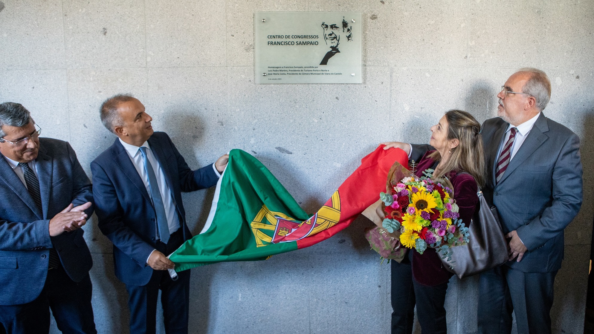 Entidade de Turismo do Porto e Norte e Município de Viana do Castelo homenageiam Francisco Sampa...
