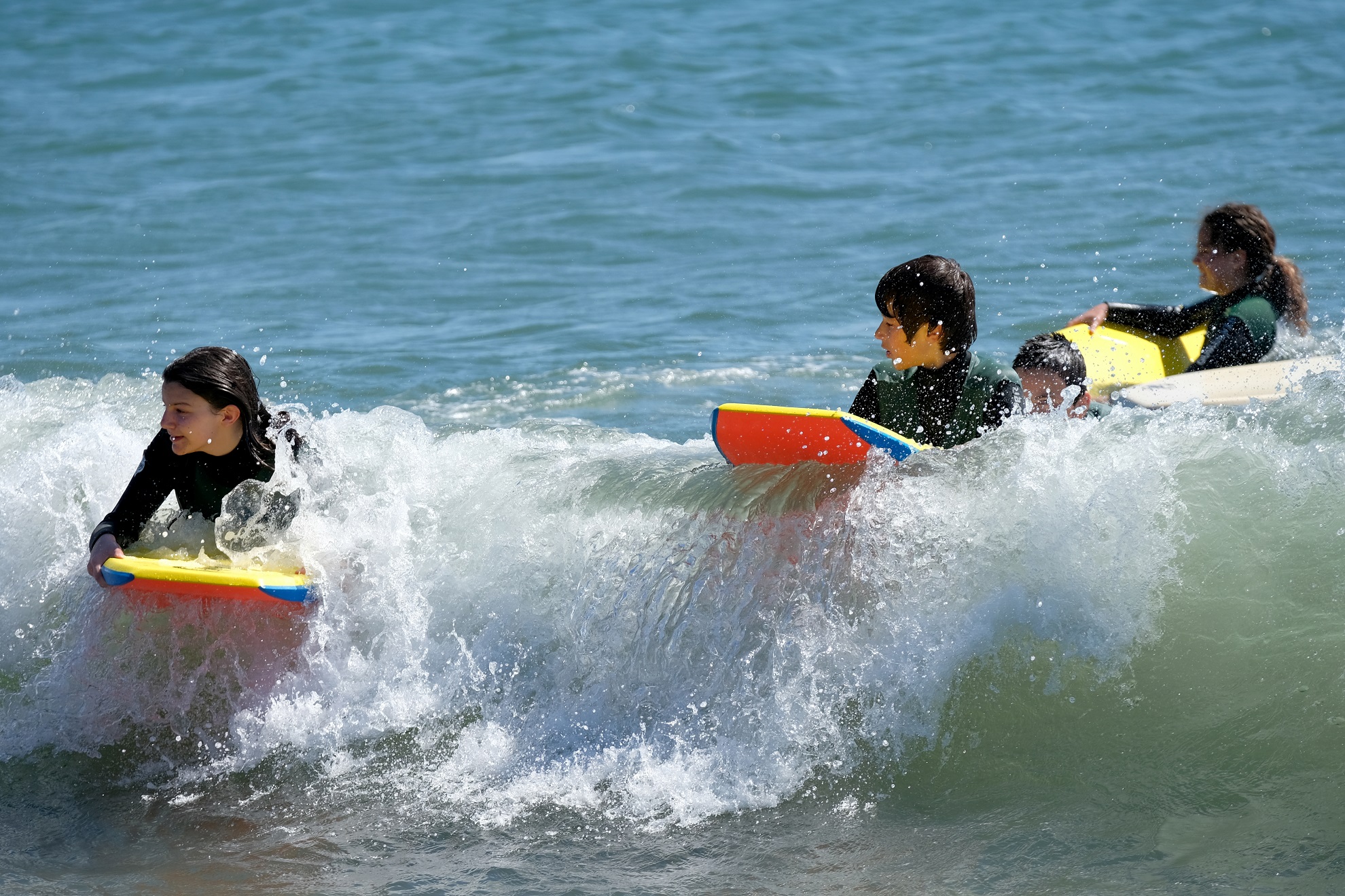 Náutica nas Escolas: 1900 alunos praticam vela, remo, canoagem e surf