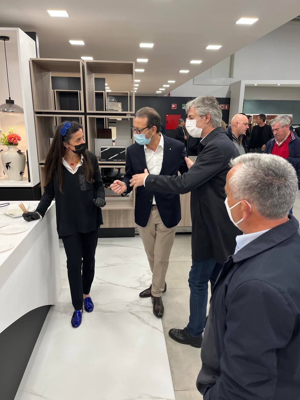 Presidente da Câmara na inauguração da nova loja da Casa Peixoto no Porto