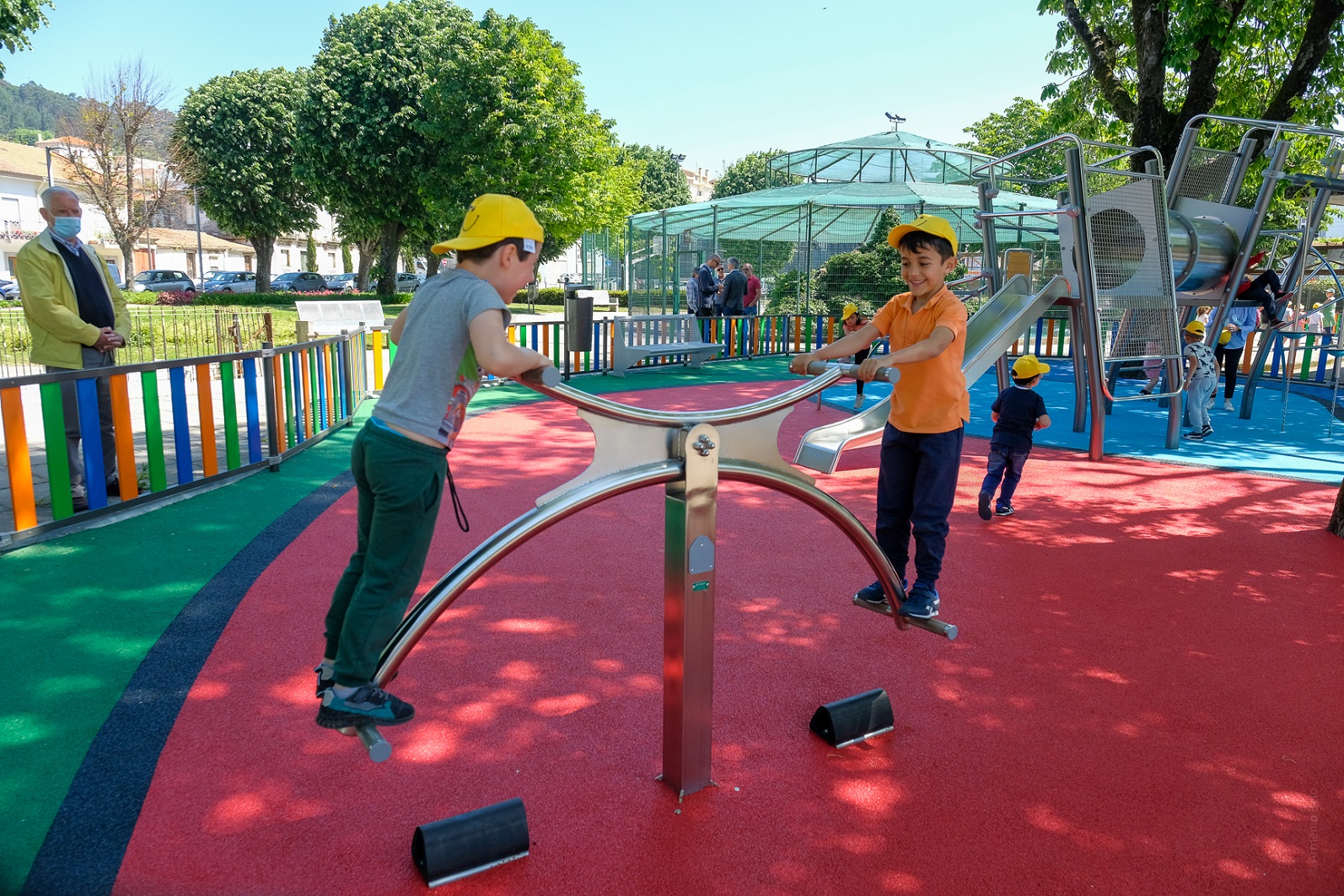 Inaugurado renovado parque infantil no Jardim D. Fernando com 383 metros quadrados