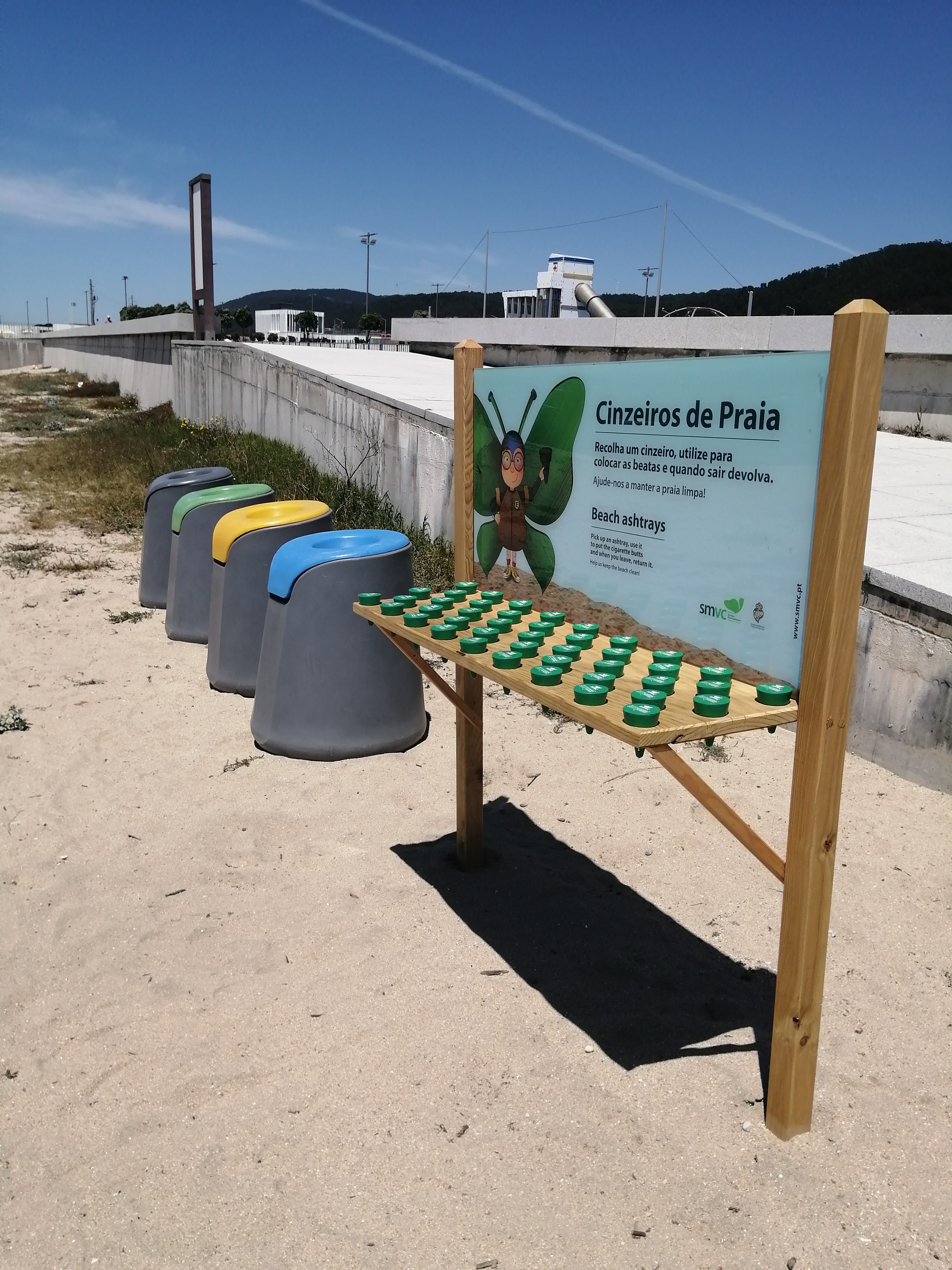 Cinzeiros de praia portáteis e reutilizáveis instalados em cinco praias do concelho