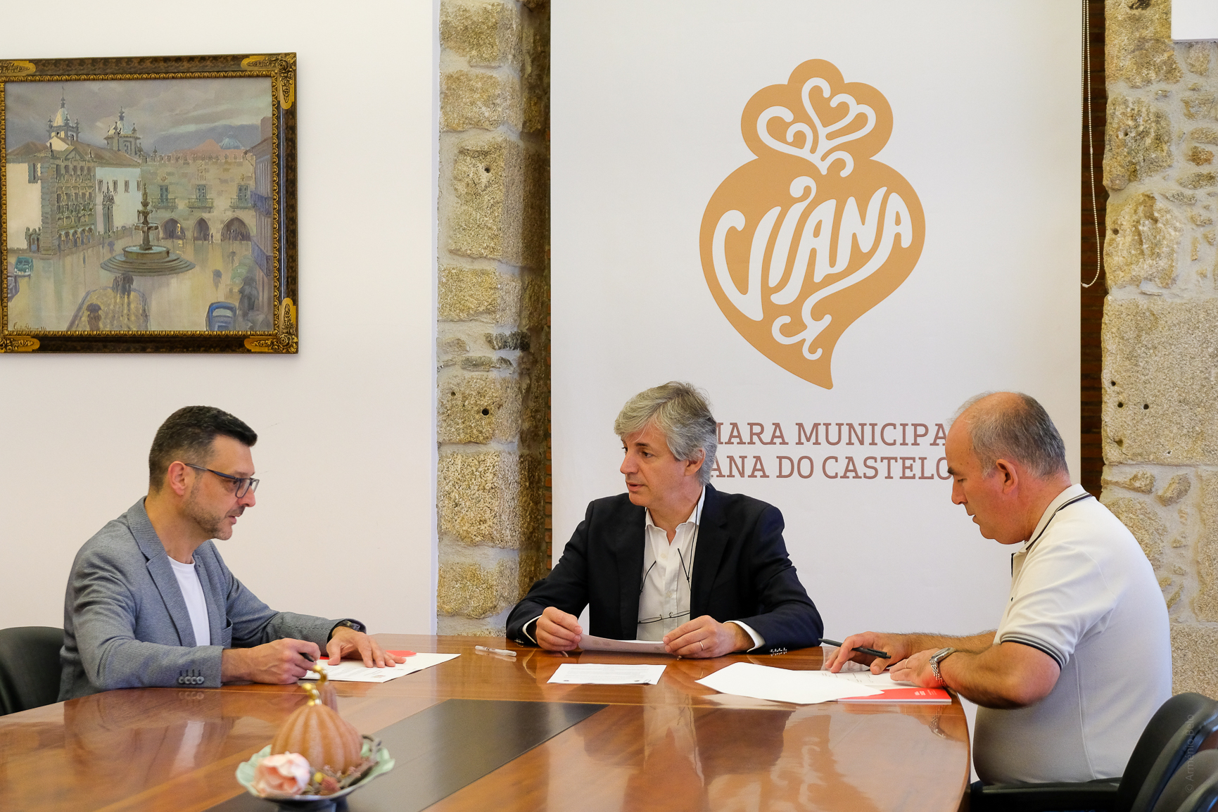 Câmara Municipal cede antigas escolas primárias de Alvarães, Mujães e Vila Mou às Juntas de ...