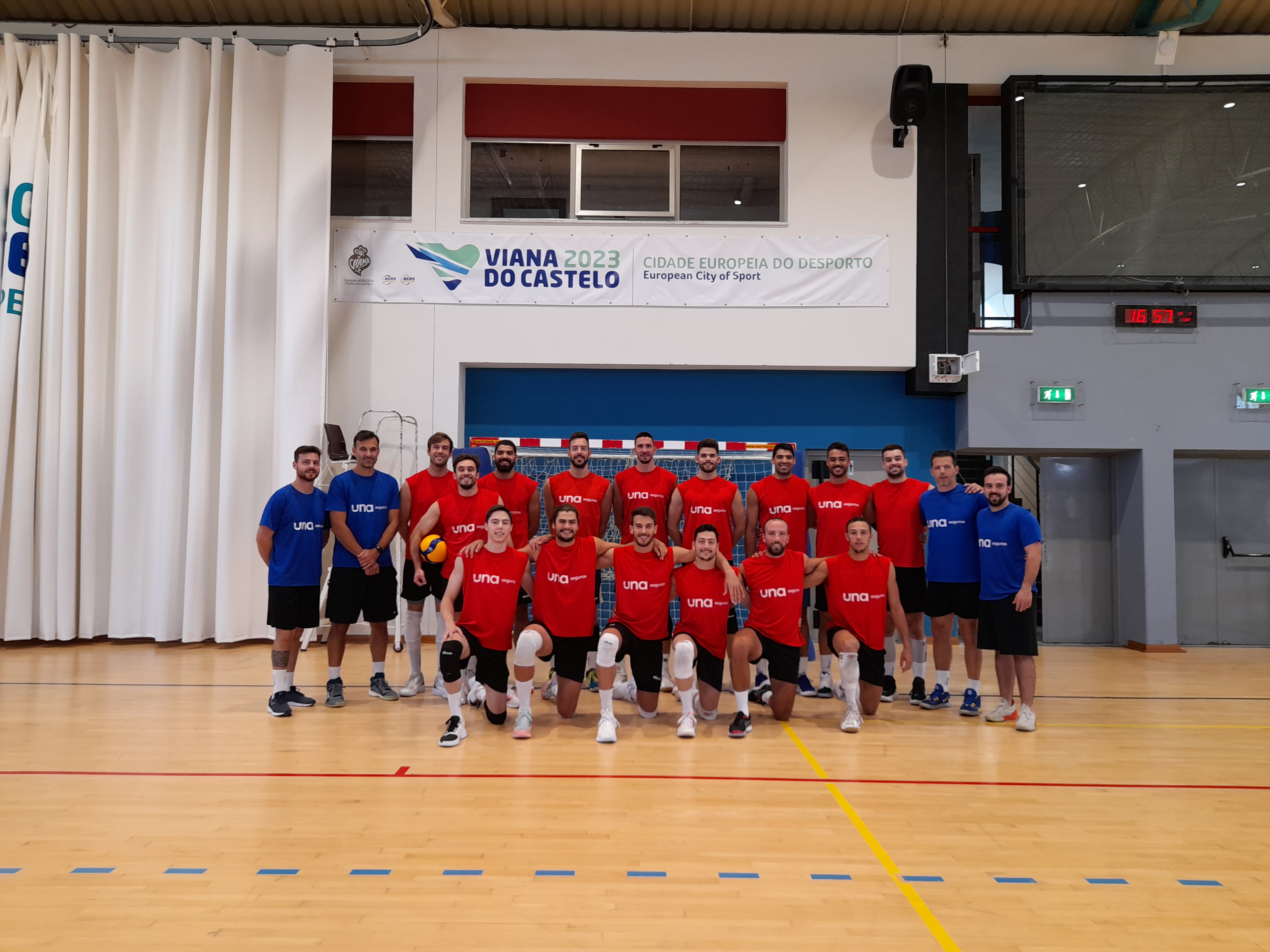 Seleção Nacional Sénior de Voleibol masculina preparou Apuramento do Campeonato da Europa em V...