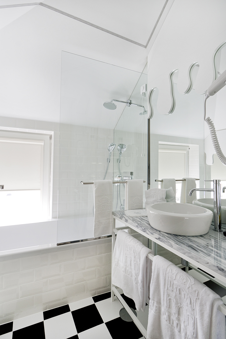 bathroom_casagrandesuite2