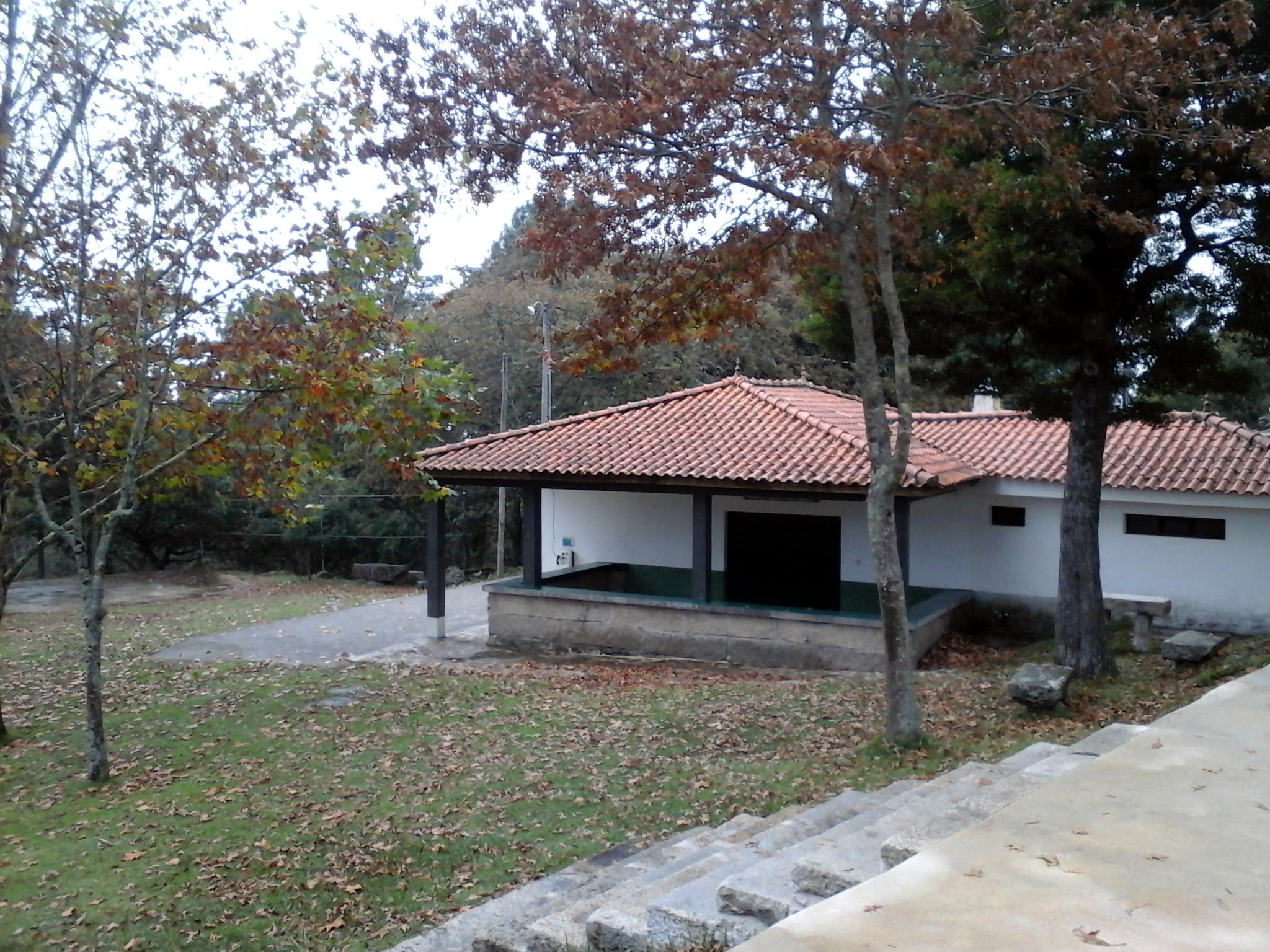instalacoes_de_apoio_bar_sanitarios_telefone_