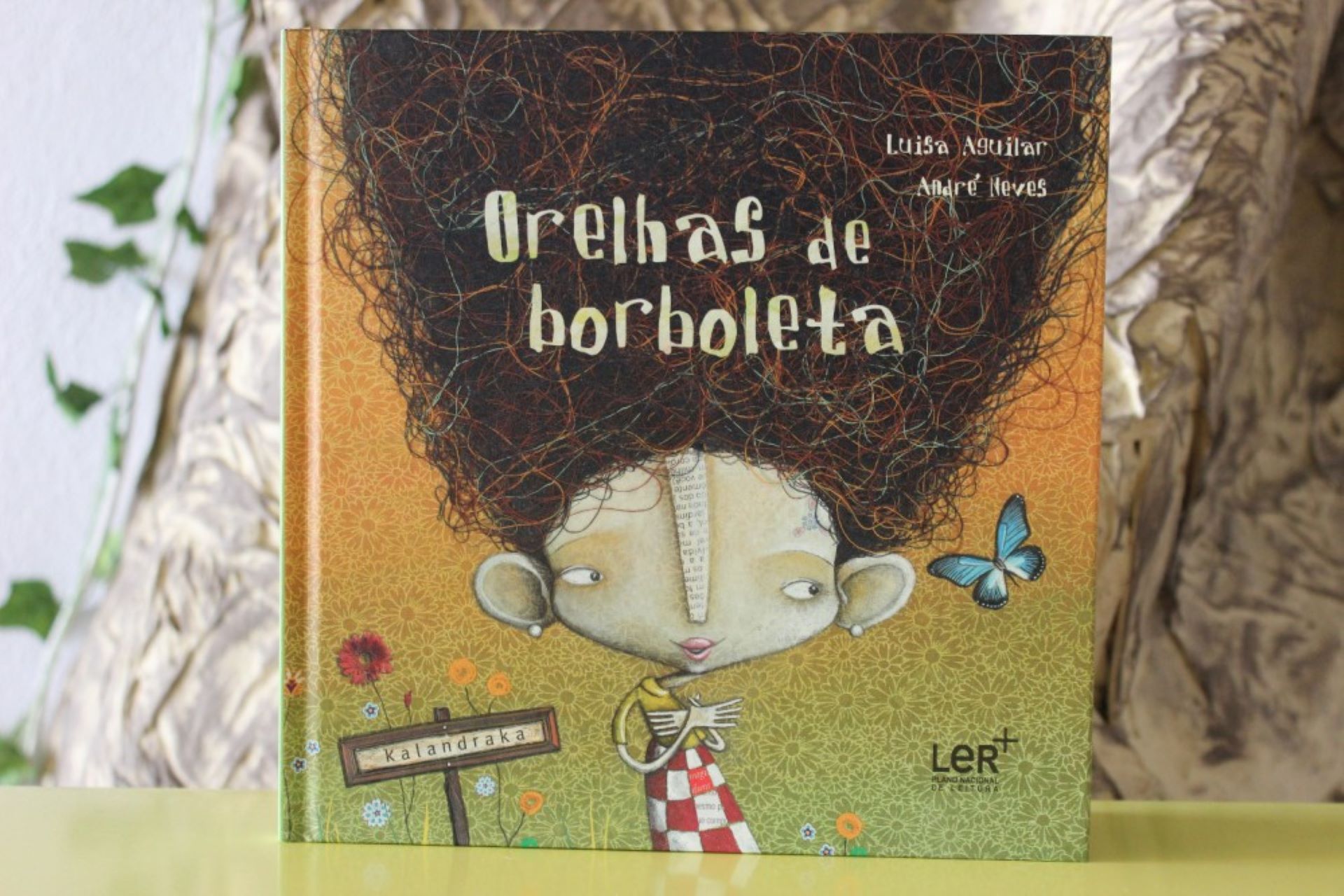 Sábado com Histórias – “Orelhas de borboleta”