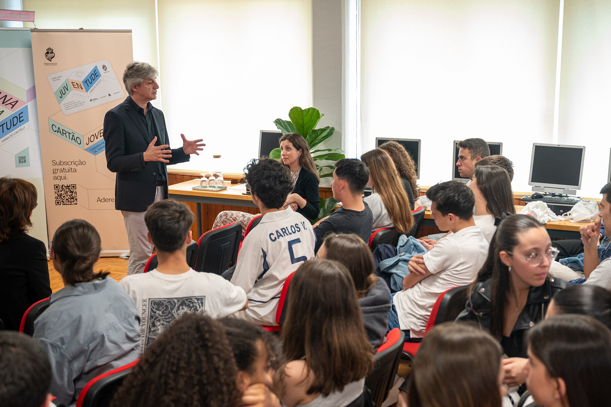 “Viana é Tua” na Escola Básica e Secundária de Barroselas para “quebrar barreiras” entre política e juventude