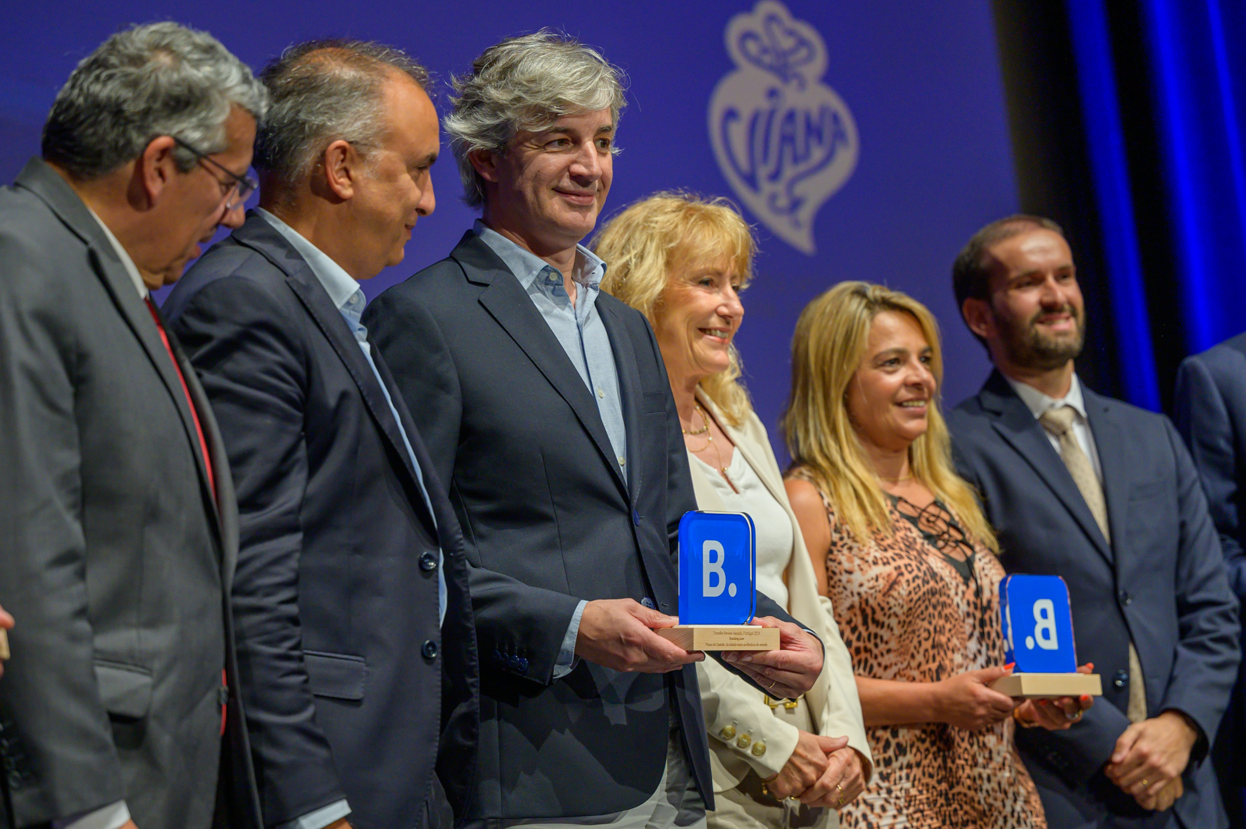 Viana do Castelo é a primeira cidade portuguesa premiada pelos Traveller Review Awards da Bookin...